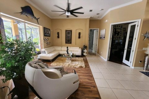 House in Tampa, Florida 5 bedrooms, 335.38 sq.m. № 1760064 - photo 9