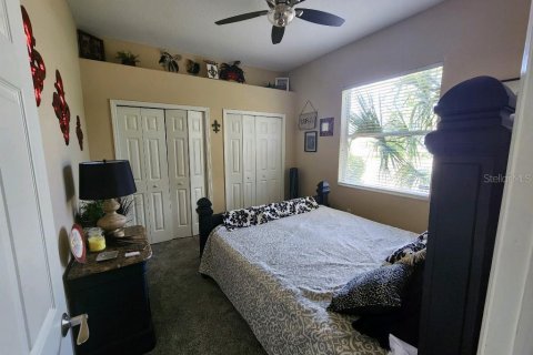 House in Tampa, Florida 5 bedrooms, 335.38 sq.m. № 1760064 - photo 13