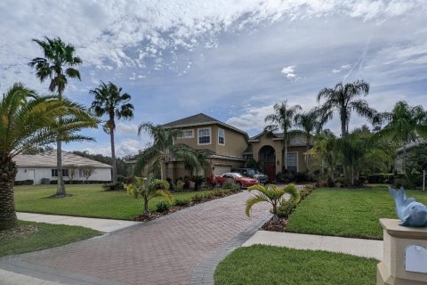 House in Tampa, Florida 5 bedrooms, 335.38 sq.m. № 1760064 - photo 2