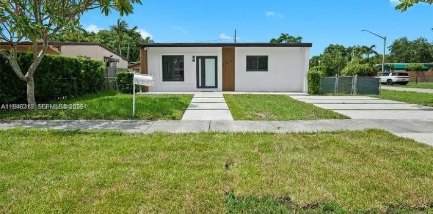 Дом в Майами, Флорида 3 спальни, 139.54м2 № 2003679