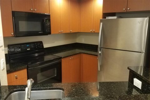 Condo in Margate, Florida, 2 bedrooms № 2031797 - photo 2