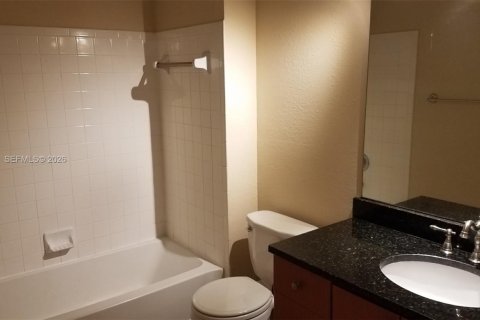 Condo in Margate, Florida, 2 bedrooms № 2031797 - photo 13
