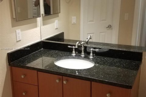 Condo in Margate, Florida, 2 bedrooms № 2031797 - photo 6