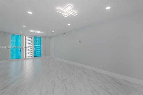 Copropriété à louer à Hallandale Beach, Floride: 2 chambres, 88.26 m2 № 2044938 - photo 2