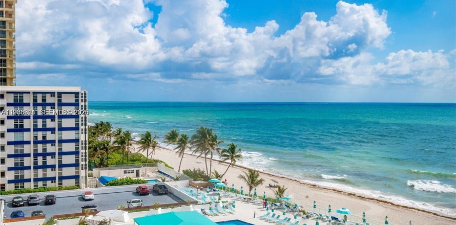 Condo à Hallandale Beach, Floride, 2 chambres  № 2044938