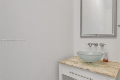 Townhouse in Fort Lauderdale, Florida 3 bedrooms, 210.14 sq.m. № 1890221 - photo 8