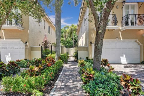 Townhouse in Fort Lauderdale, Florida 3 bedrooms, 210.14 sq.m. № 1890221 - photo 3