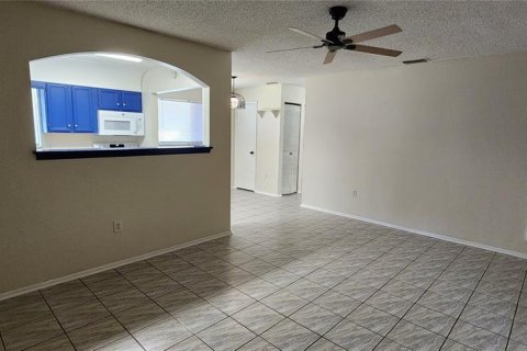 Condo in Winter Springs, Florida, 2 bedrooms  № 1887139 - photo 3