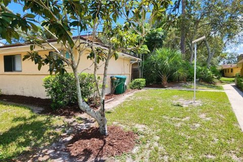 Condo in Winter Springs, Florida, 2 bedrooms  № 1887139 - photo 1
