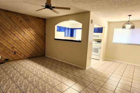Condo in Winter Springs, Florida, 2 bedrooms  № 1887139 - photo 4