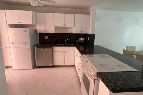 Copropriété à louer à Hallandale Beach, Floride: 1 chambre, 71.53 m2 № 2017613 - photo 15