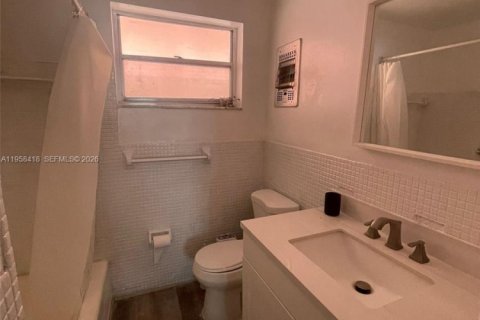 Copropriété à louer à Hallandale Beach, Floride: 1 chambre, 71.53 m2 № 2017613 - photo 12