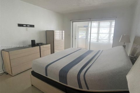 Copropriété à louer à Hallandale Beach, Floride: 1 chambre, 71.53 m2 № 2017613 - photo 19