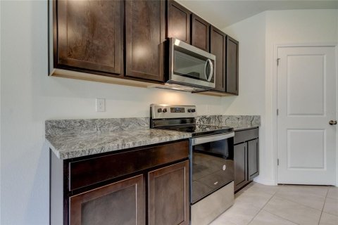 House in Wesley Chapel, Florida 5 bedrooms, 242.01 sq.m. № 1822435 - photo 12
