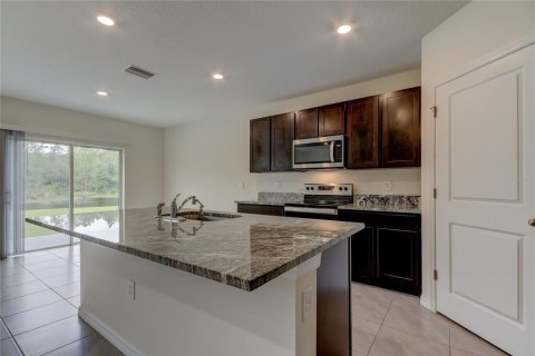 House in Wesley Chapel, Florida 5 bedrooms, 242.01 sq.m. № 1822435 - photo 8