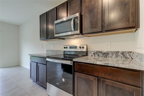 House in Wesley Chapel, Florida 5 bedrooms, 242.01 sq.m. № 1822435 - photo 13