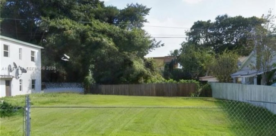 Terreno en Miami, Florida № 2029276