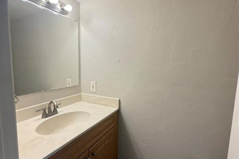 Copropriété à louer à Gainesville, Floride: 2 chambres, 368.64 m2 № 2213425 - photo 4