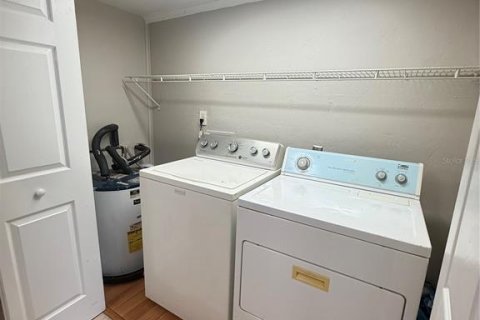Copropriété à louer à Gainesville, Floride: 2 chambres, 368.64 m2 № 2213425 - photo 8