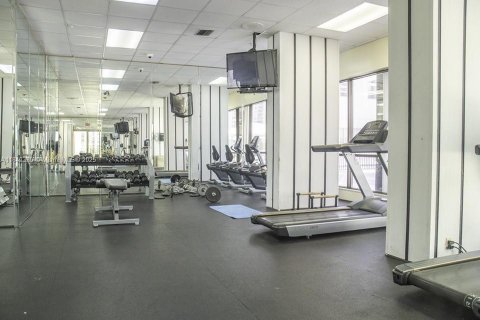 Condo in Aventura, Florida, 2 bedrooms  № 2021665 - photo 14