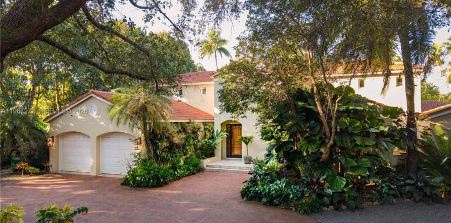 Дом в Майами, Флорида 6 спален, 490.52м2 № 2028575