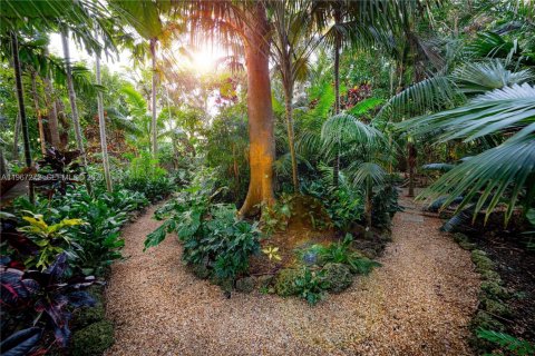 Купить виллу или дом в Майами, Флорида 6 спален, 490.52м2, № 2028575 - фото 16