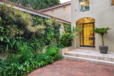 Купить виллу или дом в Майами, Флорида 6 спален, 490.52м2, № 2028575 - фото 13
