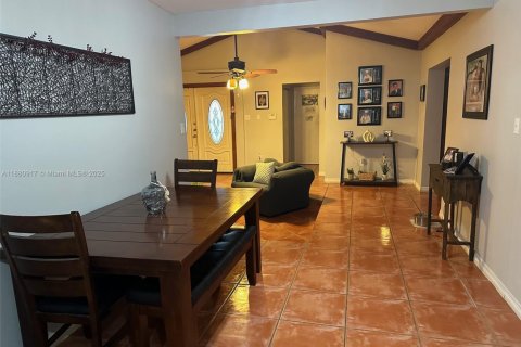 Villa ou maison à vendre à Homestead, Floride: 6 chambres, 270.25 m2 № 1930005 - photo 6