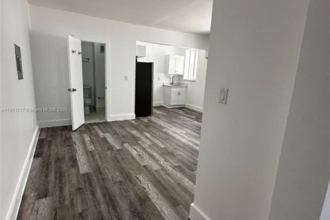 Appartement à louer à Miami, Floride: 2 chambres, 3347.83 m2 № 1891895 - photo 3