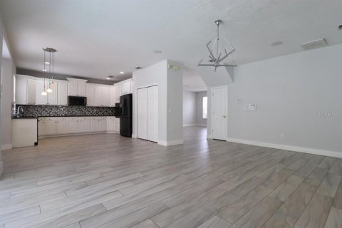 Casa en venta en Wesley Chapel, Florida, 4 dormitorios, 266.91 m2 № 2396819 - foto 10