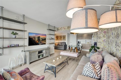 Copropriété à louer à Miami, Floride: 1 chambre, 68.47 m2 № 1935979 - photo 6