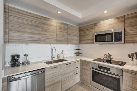 Copropriété à louer à Miami, Floride: 1 chambre, 68.47 m2 № 1935979 - photo 14