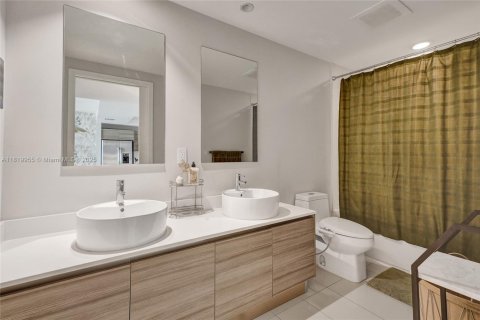 Copropriété à louer à Miami, Floride: 1 chambre, 68.47 m2 № 1935979 - photo 23