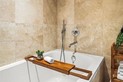 Copropriété à louer à Miami Beach, Floride: 3 chambres, 170.38 m2 № 1995376 - photo 30