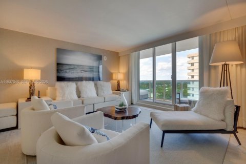 Copropriété à louer à Miami Beach, Floride: 3 chambres, 170.38 m2 № 1995376 - photo 2