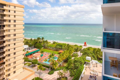 Copropriété à louer à Miami Beach, Floride: 3 chambres, 170.38 m2 № 1995376 - photo 3