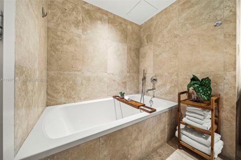 Copropriété à louer à Miami Beach, Floride: 3 chambres, 170.38 m2 № 1995376 - photo 29