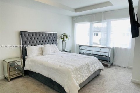 Townhouse in Pembroke Park, Florida 3 bedrooms, 118.54 sq.m. № 2043274 - photo 17