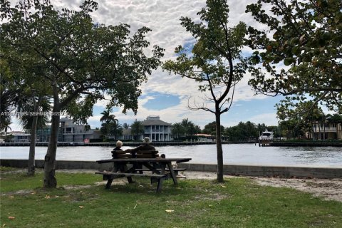 Condominio en venta en Fort Lauderdale, Florida, 1 dormitorio, 31.68 m2 № 1986728 - foto 18