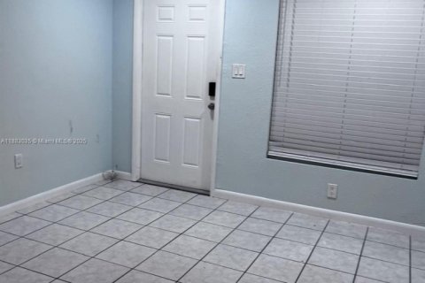 Commercial property in Fort Lauderdale, Florida 119.84 sq.m. № 1929647 - photo 3