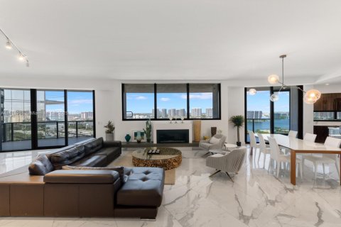 Condo in Sunny Isles Beach, Florida, 4 bedrooms  № 1762439 - photo 4