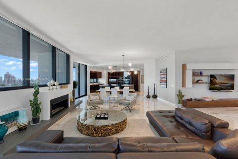 Condo in Sunny Isles Beach, Florida, 4 bedrooms  № 1762439 - photo 3