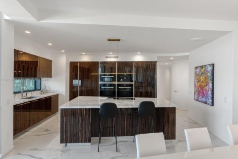 Condo in Sunny Isles Beach, Florida, 4 bedrooms  № 1762439 - photo 10