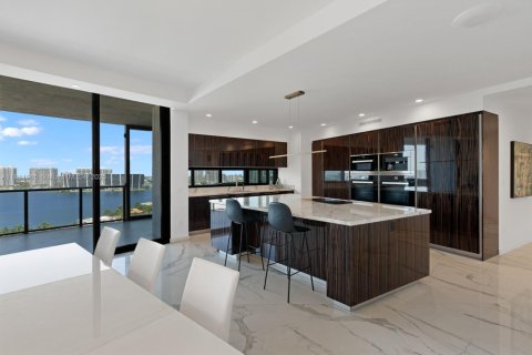 Condo in Sunny Isles Beach, Florida, 4 bedrooms  № 1762439 - photo 12