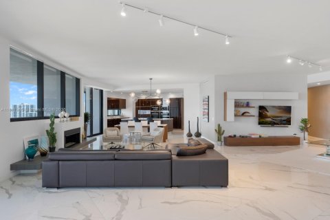 Condo in Sunny Isles Beach, Florida, 4 bedrooms  № 1762439 - photo 6