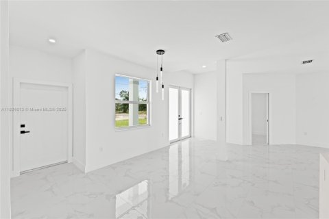 Купить виллу или дом в Лихай-Эйкерс, Флорида 3 спальни, 132.39м2, № 1936790 - фото 14