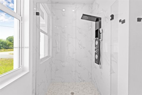 Купить виллу или дом в Лихай-Эйкерс, Флорида 3 спальни, 132.39м2, № 1936790 - фото 22