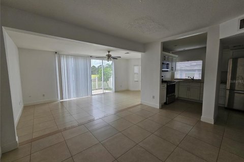 Touwnhouse à louer à Davenport, Floride: 3 chambres, 167.69 m2 № 1905128 - photo 5