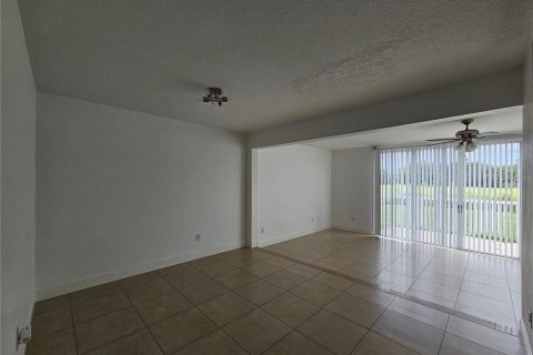 Touwnhouse à louer à Davenport, Floride: 3 chambres, 167.69 m2 № 1905128 - photo 4