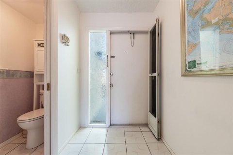 Townhouse in Cape Coral, Florida 2 bedrooms, 95.32 sq.m. № 2097164 - photo 5